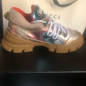 Flash trek style sneakers